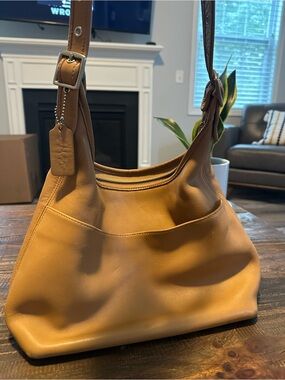 Vintage Coach Helen’s Legacy 9953 Tan Leather Duffle Shoulder Bag